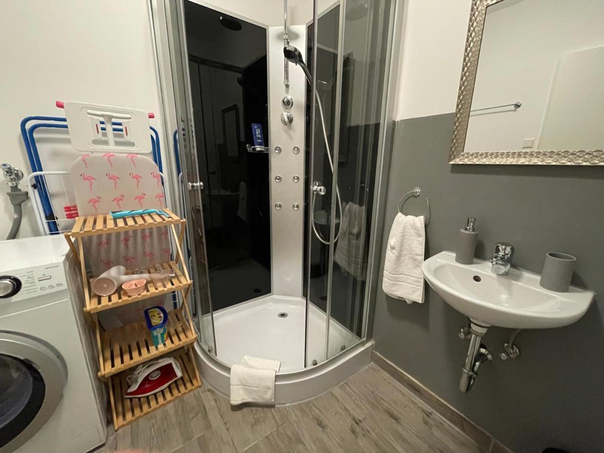 Urbansuites - Modern & Zentral In Der City - Dein Zuhause In Stuttgart Kültér fotó