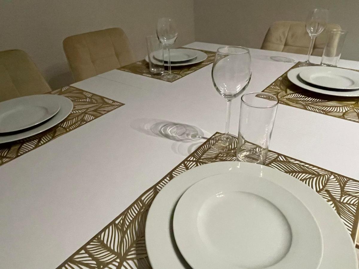 Urbansuites - Modern & Zentral In Der City - Dein Zuhause In Stuttgart Kültér fotó
