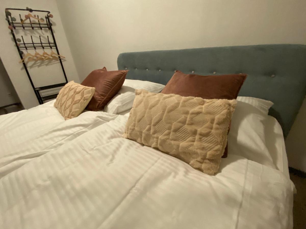 Urbansuites - Modern & Zentral In Der City - Dein Zuhause In Stuttgart Kültér fotó
